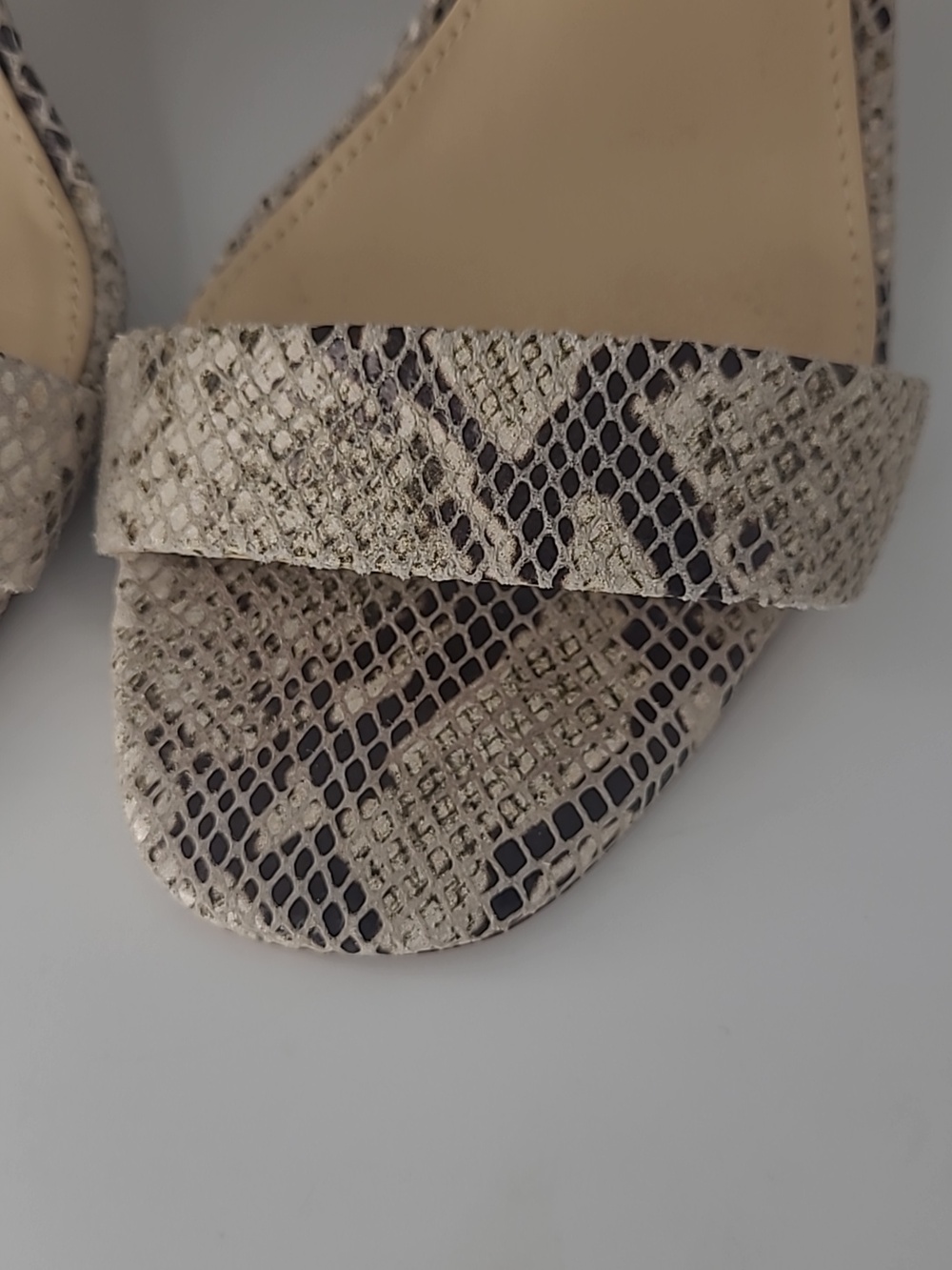 Vince Camuto Bendiva Heeled Sandal Women's Size 7.5 M Strappy Snakeskin Print - Picture 3 of 5